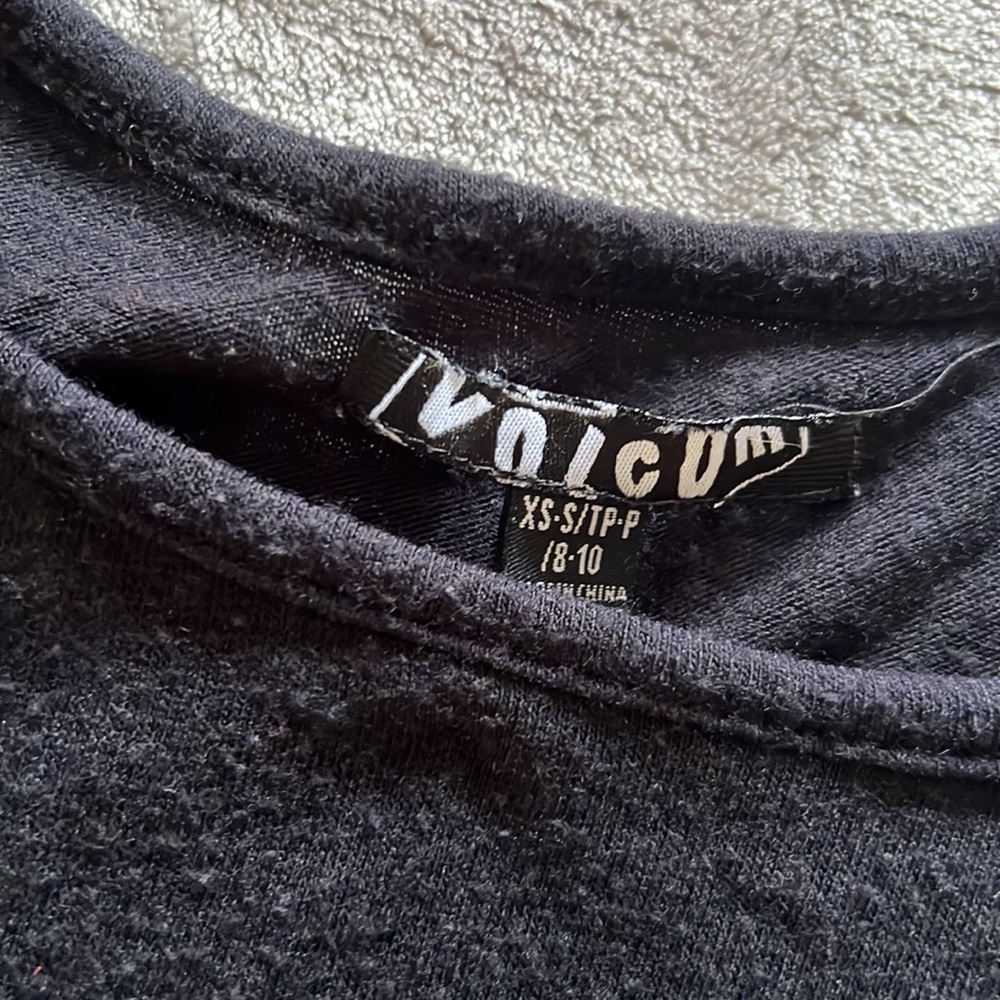 Volcom top - Picture 2 of 4